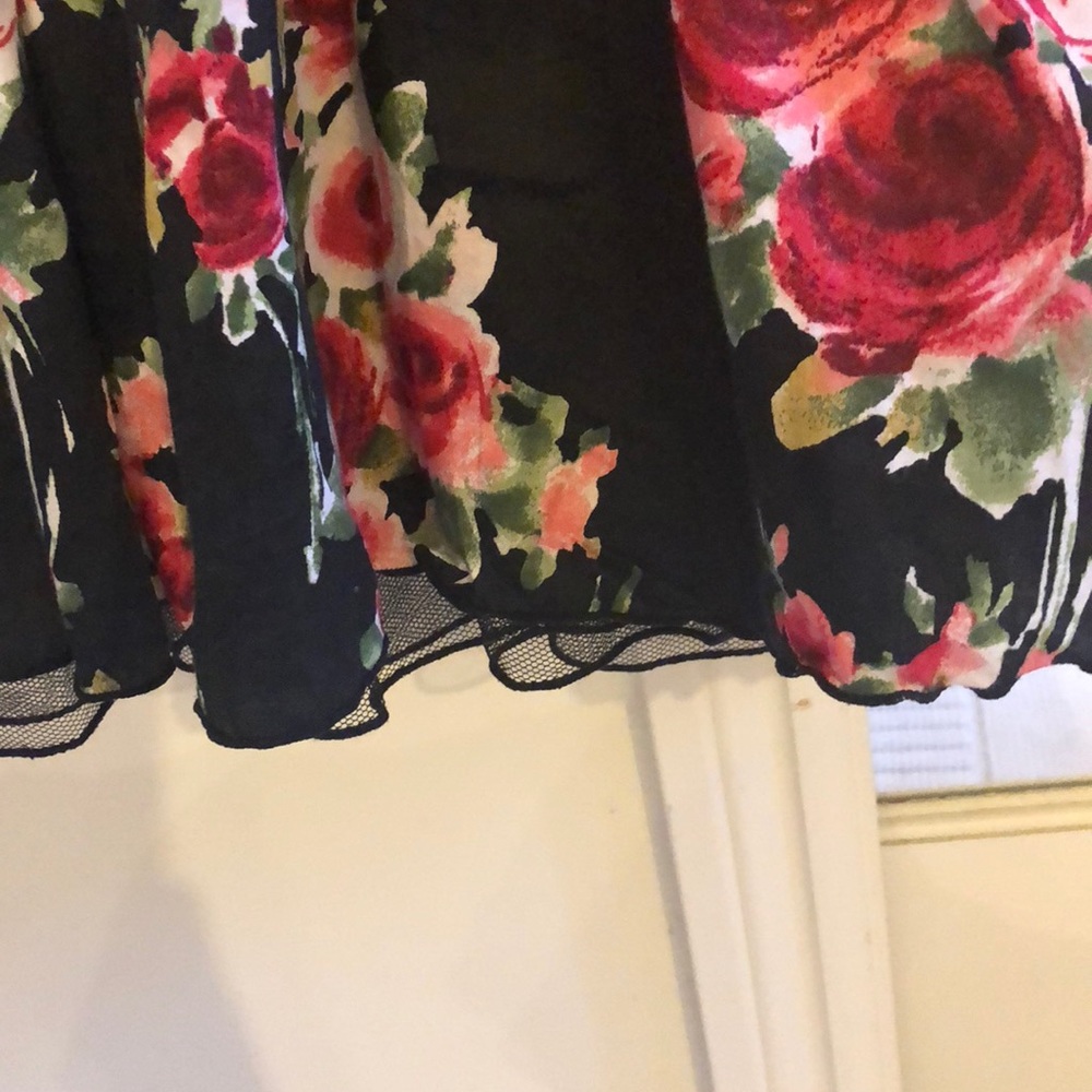 Speechless - floral and fitted top, flounce skirt - Picture 3 of 5